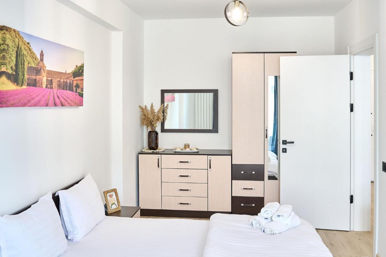 Retro Apartment In Infinity Beach Resort Mamaia Buitenkant foto