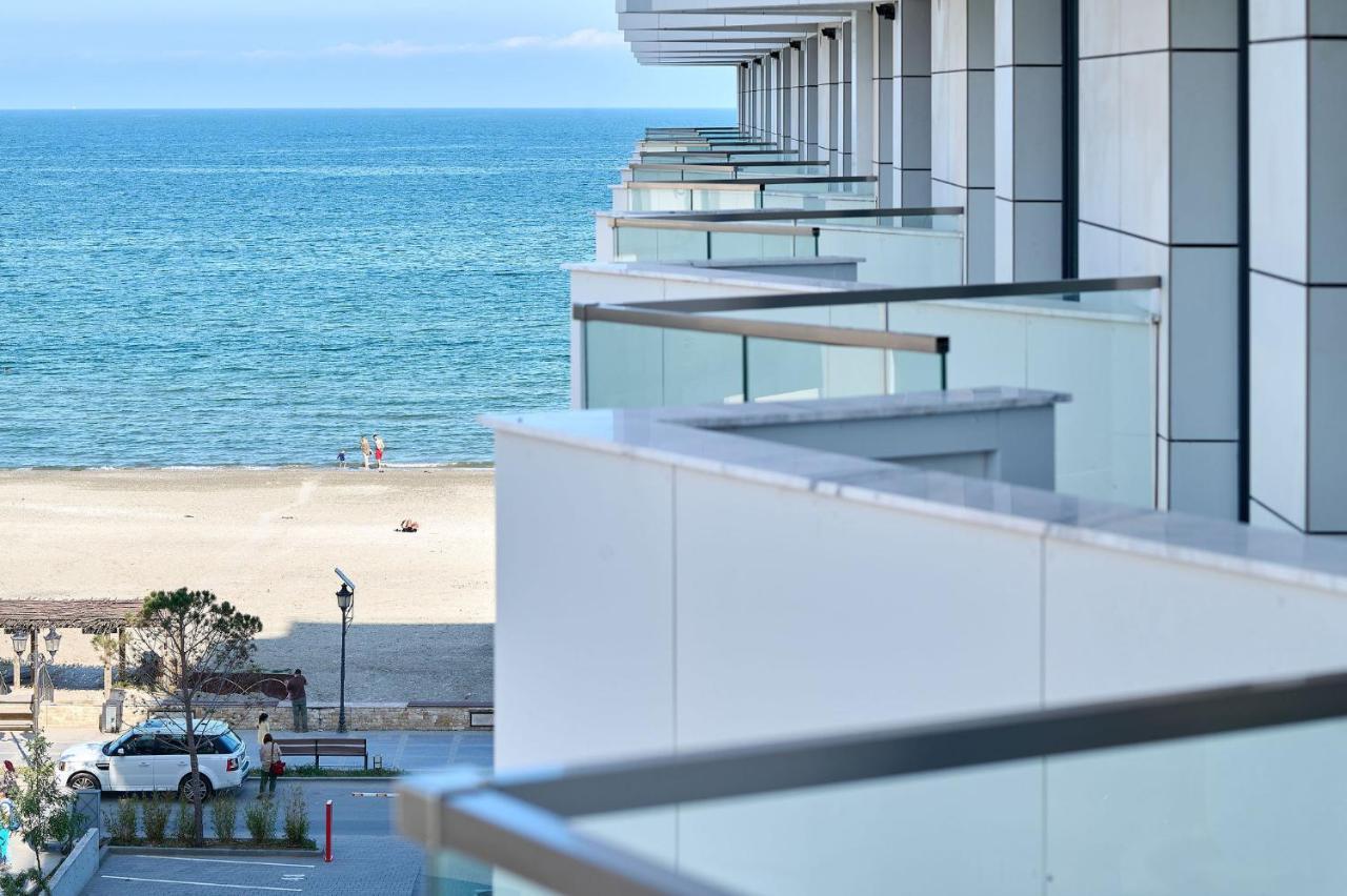 Retro Apartment In Infinity Beach Resort Mamaia Buitenkant foto
